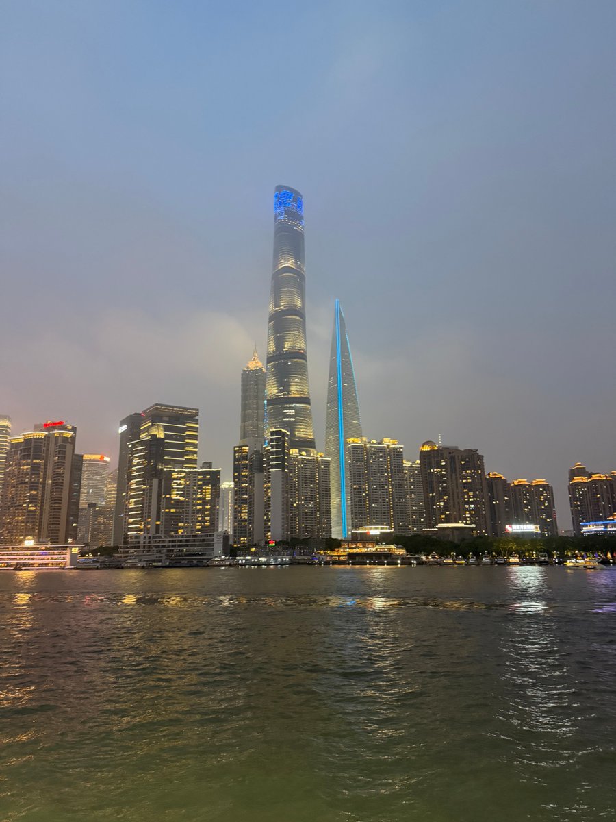 Lyskey's tweet photo. Touched some grass last week, first time in China.

What a beautiful reality check. https://t.co/CNYOy0CNnu