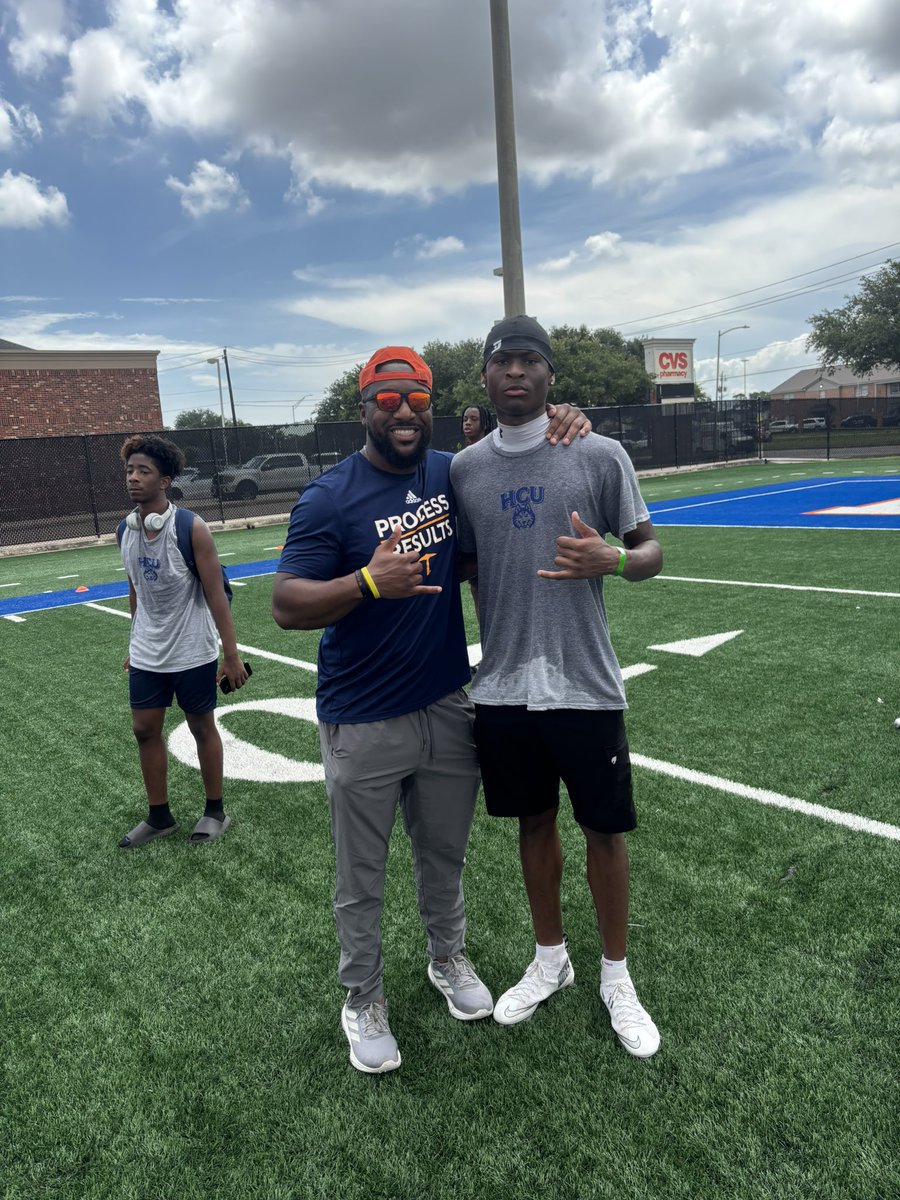 HenryBrooks_8's tweet photo. #AGTG After an amazing camp and conversation with @CoachSampson3 I am blessed to Receive an offer from @UTEPFB !!#Gominers🔨 
@BFND_Football @harveyt_t @UTEPSoftball @shane_rink @LoneStarPrepsTX @jarrettbailey12 @footwork_king1 @profilefbrec https://t.co/q1YJKyM8As