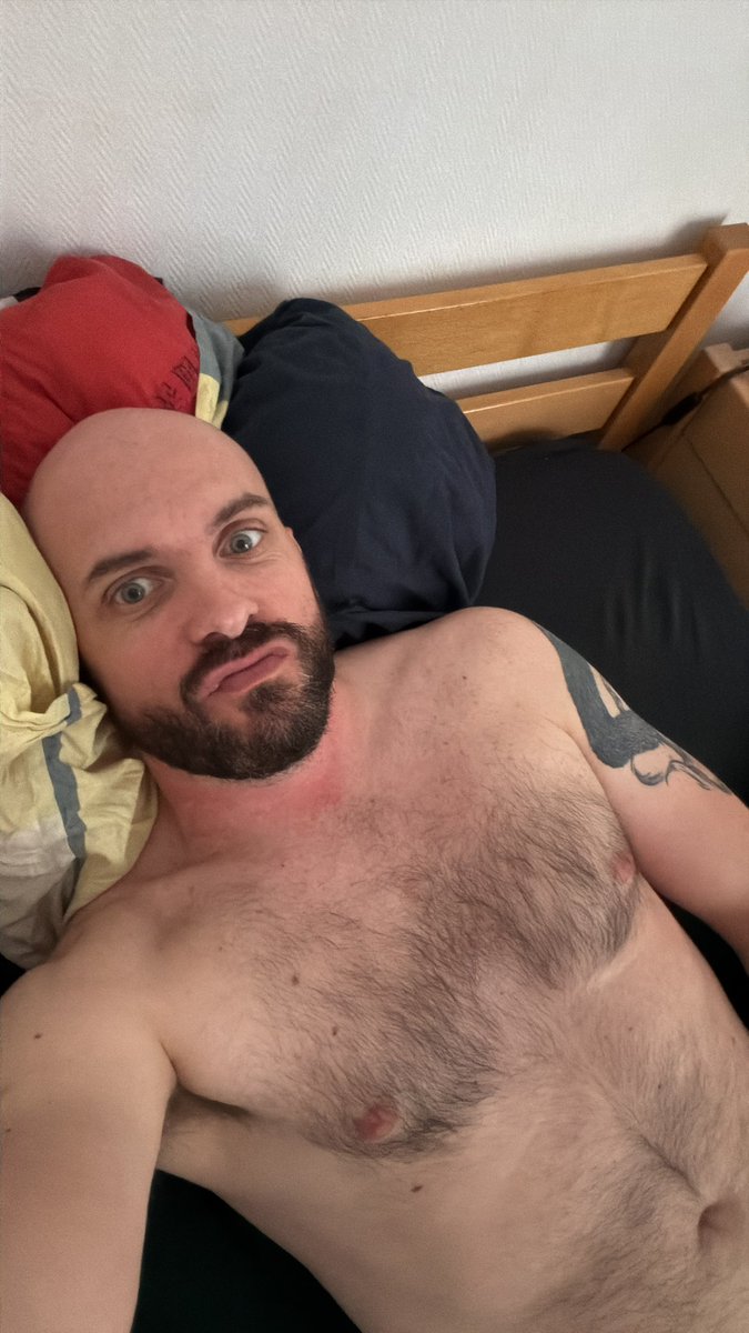 cyrilvant's tweet photo. 40 ans et il va redevenir étudiant 😱😱😱 (ou se planter en beauté) https://t.co/lTf2zZ8Sdk