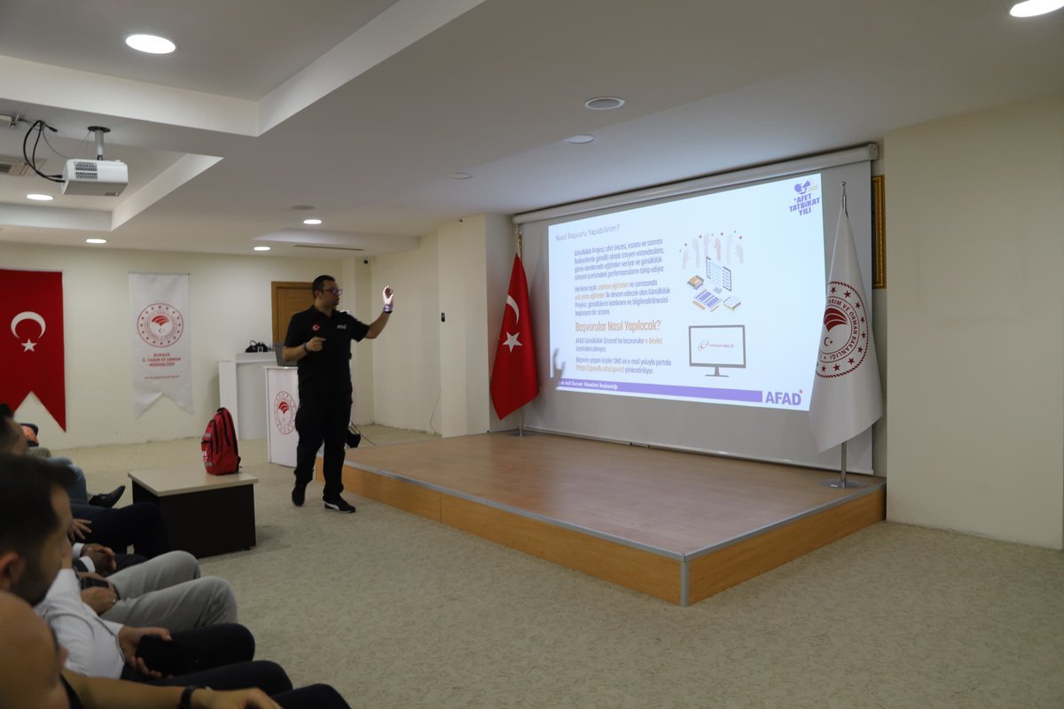AFAD_Burdur's tweet photo. 📌 Burdur İl Tarım ve Orman Müdürlüğü

Burdur İl Tarım ve Orman Müdürlüğü personeline yönelik "Afet Farkındalık Eğitimi" verilmiştir.

Olası afetlere karşı bilinçli bir toplum oluşturmak amacıyla düzenlenen eğitimde; https://t.co/qiyGxjoDfo