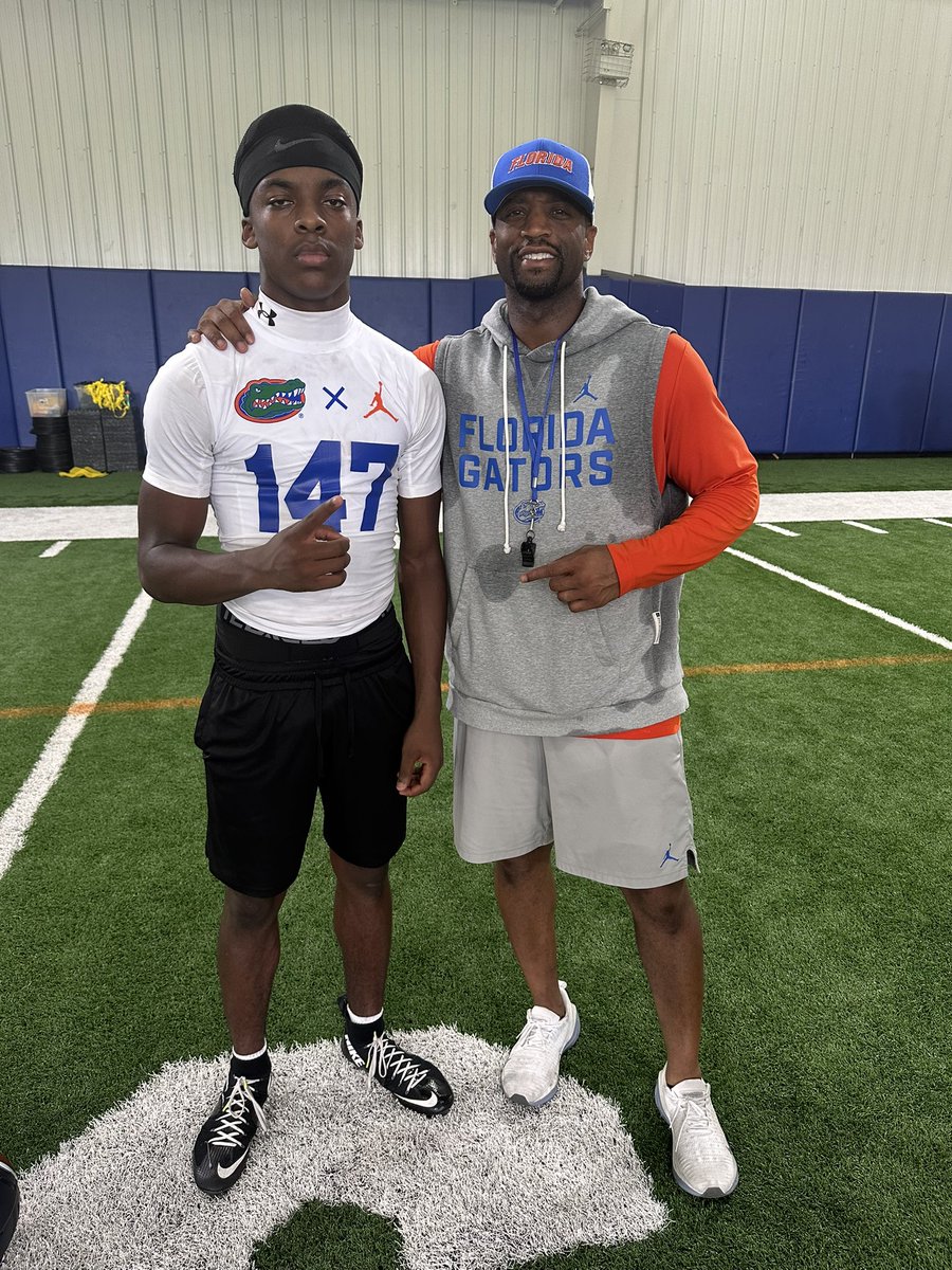MROLLE2029's tweet photo. Great experience at UF camp , met a lot of new coaches and built a ton of relationships. Can’t wait too be back!!🐊(4.39) 5-10-5 @CoachC_Collins @GatorsFB @CoachDavisWR @JoeHamilton__ @CoachBenReaves @OCCoachJack @TWithJay @MiltonEagles_FB @LiveLoveLavell @itgnext_georgia @samspiegs @najehwilk @nicolasarias73 @NeilRuth_ @BrockMoskowitz