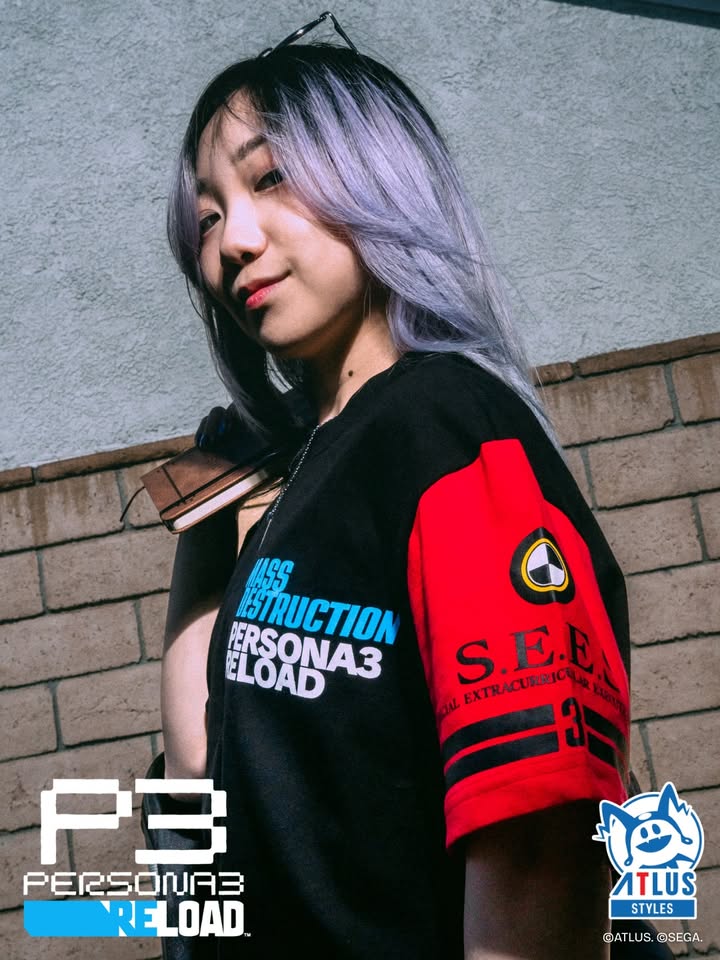 AtlusStyles's tweet photo. DONE AND DUSTED! 🩵🔫

This Persona Legacy Series tee draws inspiration from the iconic style of SEES! Featuring a custom sleeve detail inspired by the protagonist’s uniform~

Step into the Dark Hour with Shop ATLUS!
🛒: https://t.co/jKeF9LSqwe https://t.co/gJ88kw9to3