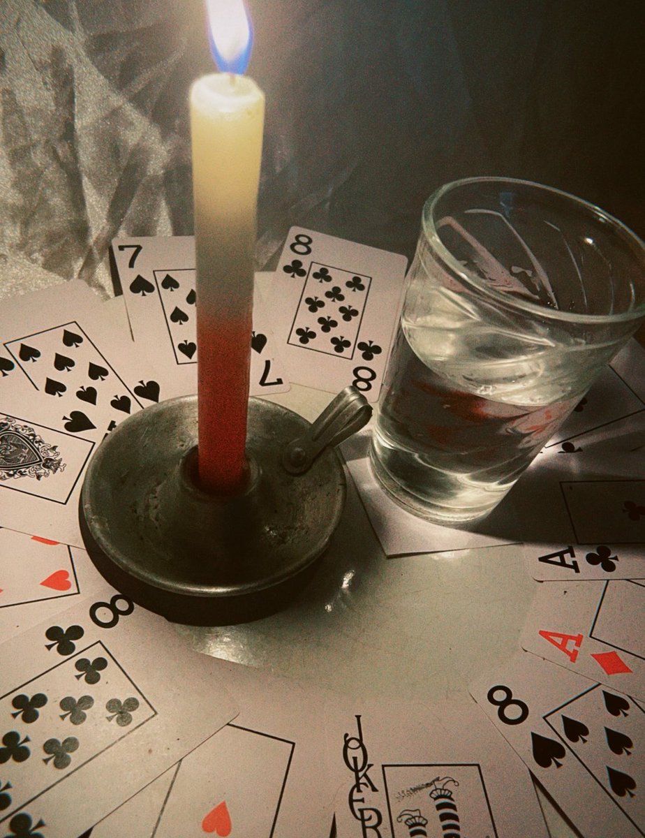 Luaucartomantee's tweet photo. Vela Do Axé! 🎲 https://t.co/3WDwJ0qmvF