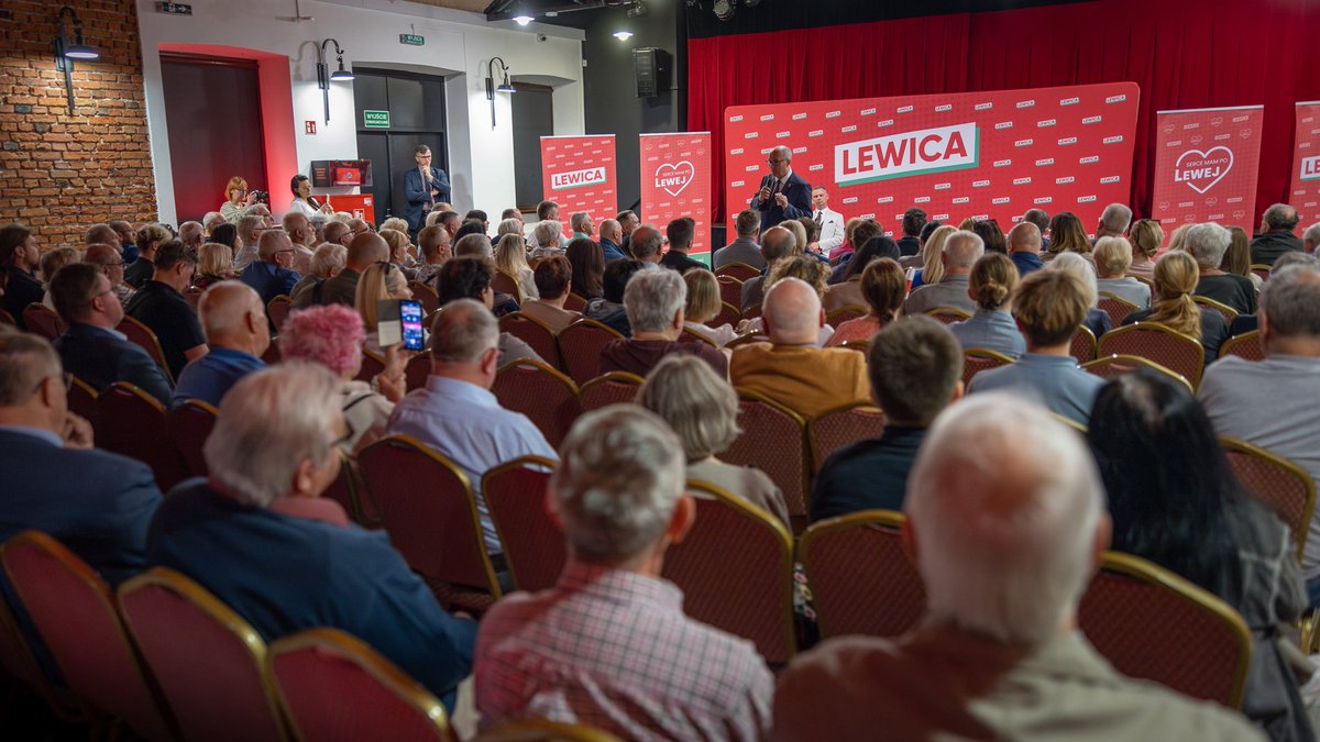 wlodekczarzasty's tweet photo. Wołomin. Po raz kolejny dziękuję za spotkanie i fantastyczną frekwencję. Opowiadam, tłumaczę, przepraszam. Walczę💪 https://t.co/Ol0a8n1XJS