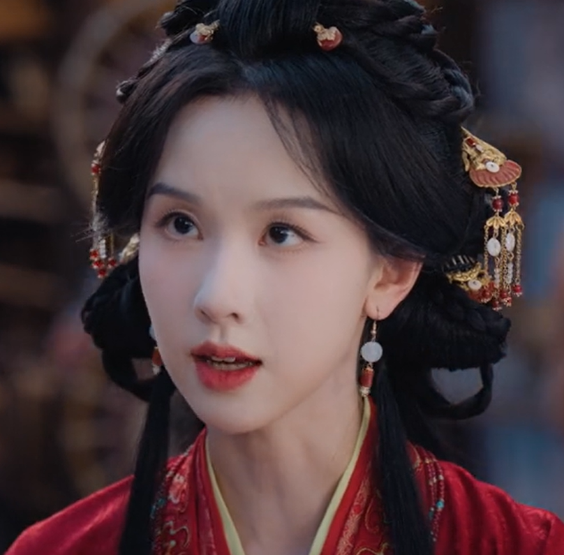 yntangs's tweet photo. the drawn on baby hair...?😭 https://t.co/yYT03lzS0w