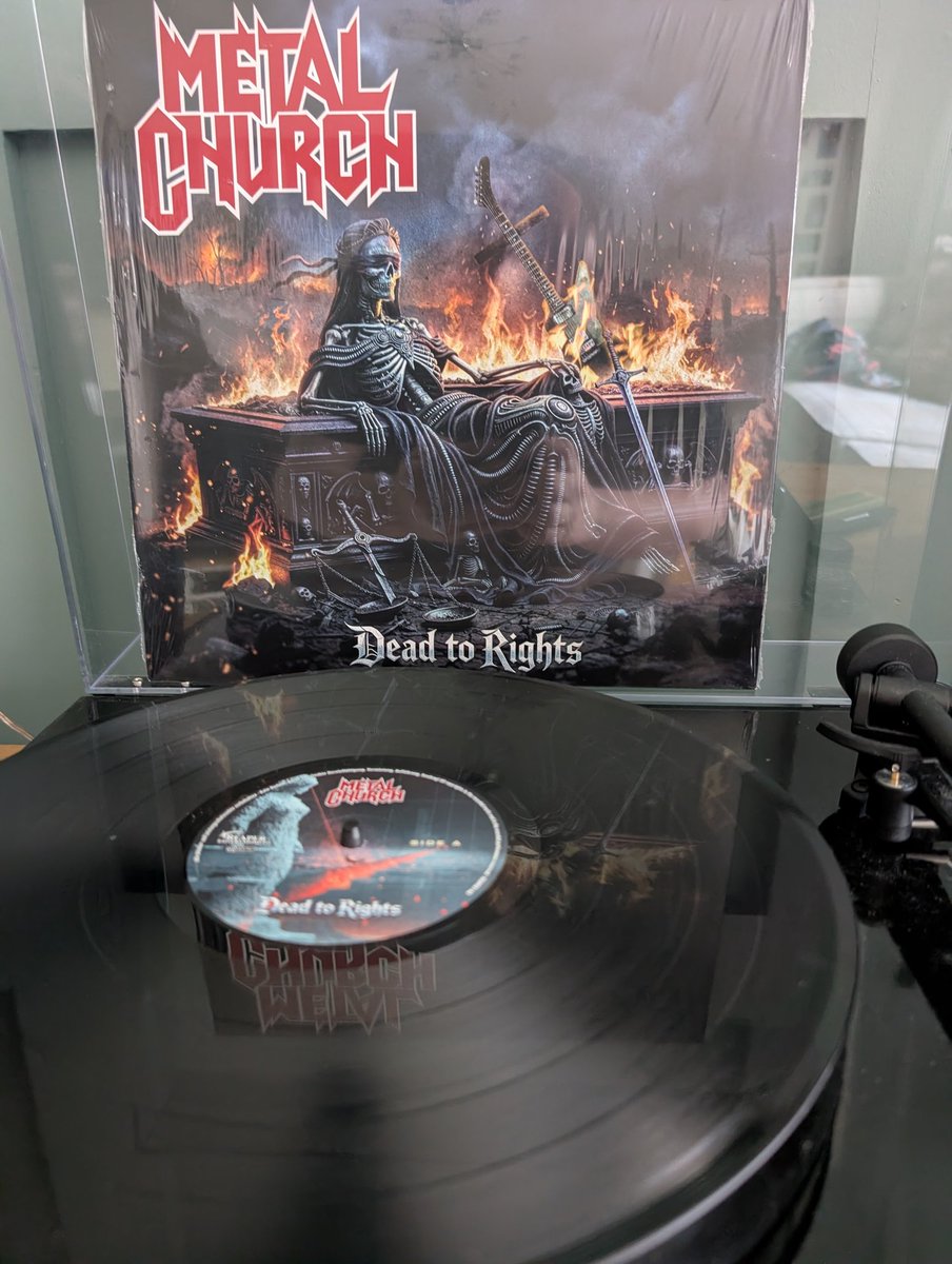 bigeuzi's tweet photo. #nowspinning @metalchurchis1 #MetalChurch #DeadToRights #HeavyMetal #vinylcollection https://t.co/a1V9oMX6LX