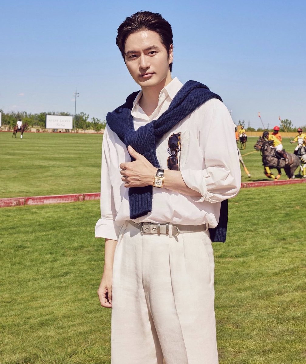 forjinuk0916's tweet photo. Not everyone can turn a white shirt into a whole event. 🤍✨
#LeeJinWook #leejinuk #이진욱 #李阵郁 #イジヌク #AerWorks #ralphlaurenpolocupbeijin #ralphlauren https://t.co/01lDVRK2oj