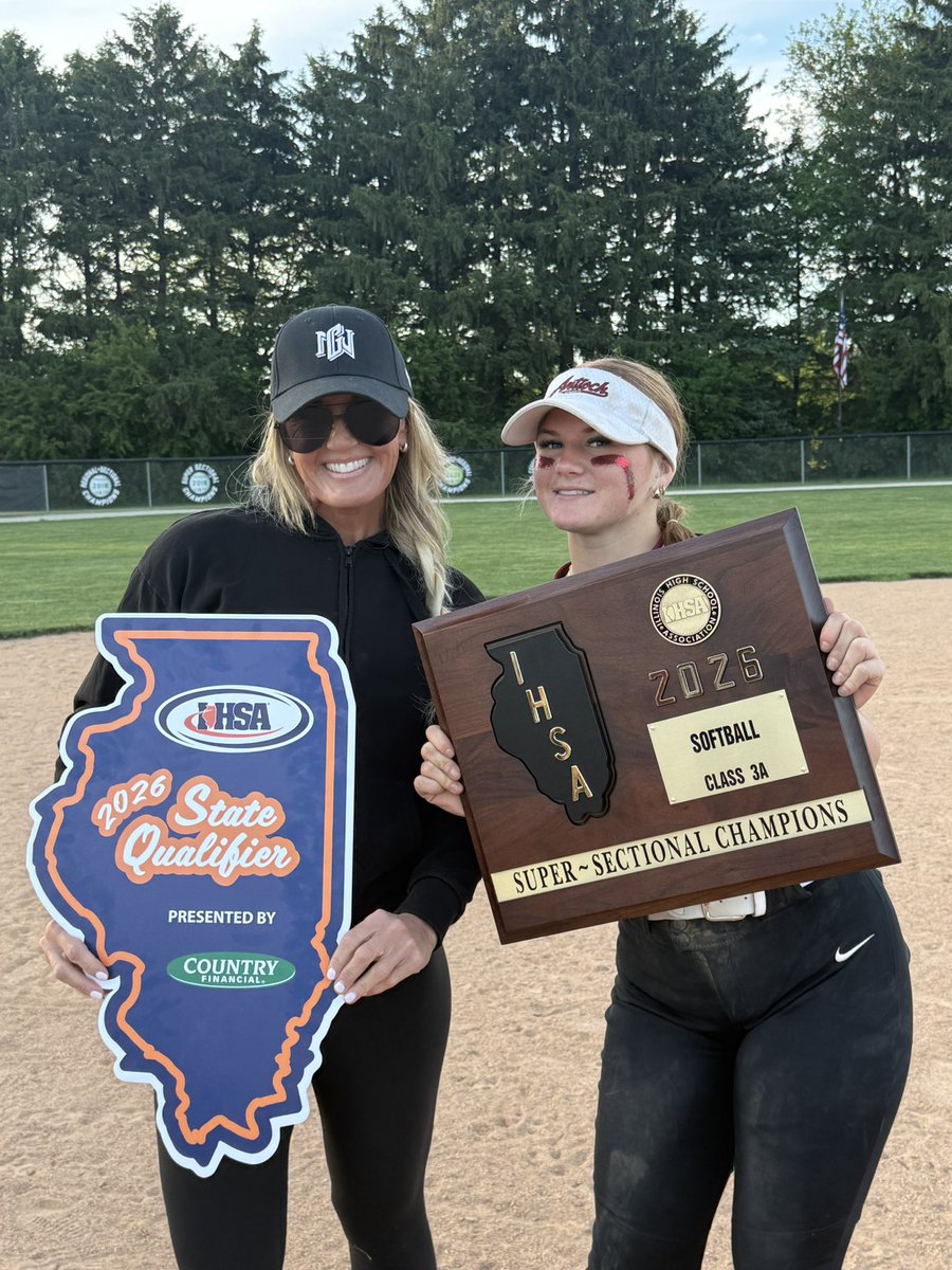 Rylee_Dunlavy's tweet photo. STATE BOUND! 🥎❤️
After 10 intense innings, we punched our ticket to state! So proud of these girls and the fight we showed! I’m grateful for every moment I get to play alongside them! Let’s keep it rolling! @SequoitSoftball @WILightning2029 https://t.co/wXQvqI6YWC