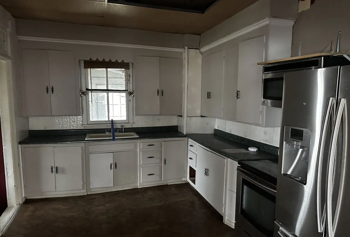 oldhousecalling's tweet photo. Timeless 1895 #Ohio Two-Story with Full Basement – $96K. 
https://t.co/8OmzASuIYt https://t.co/rQ8iDF9HdQ