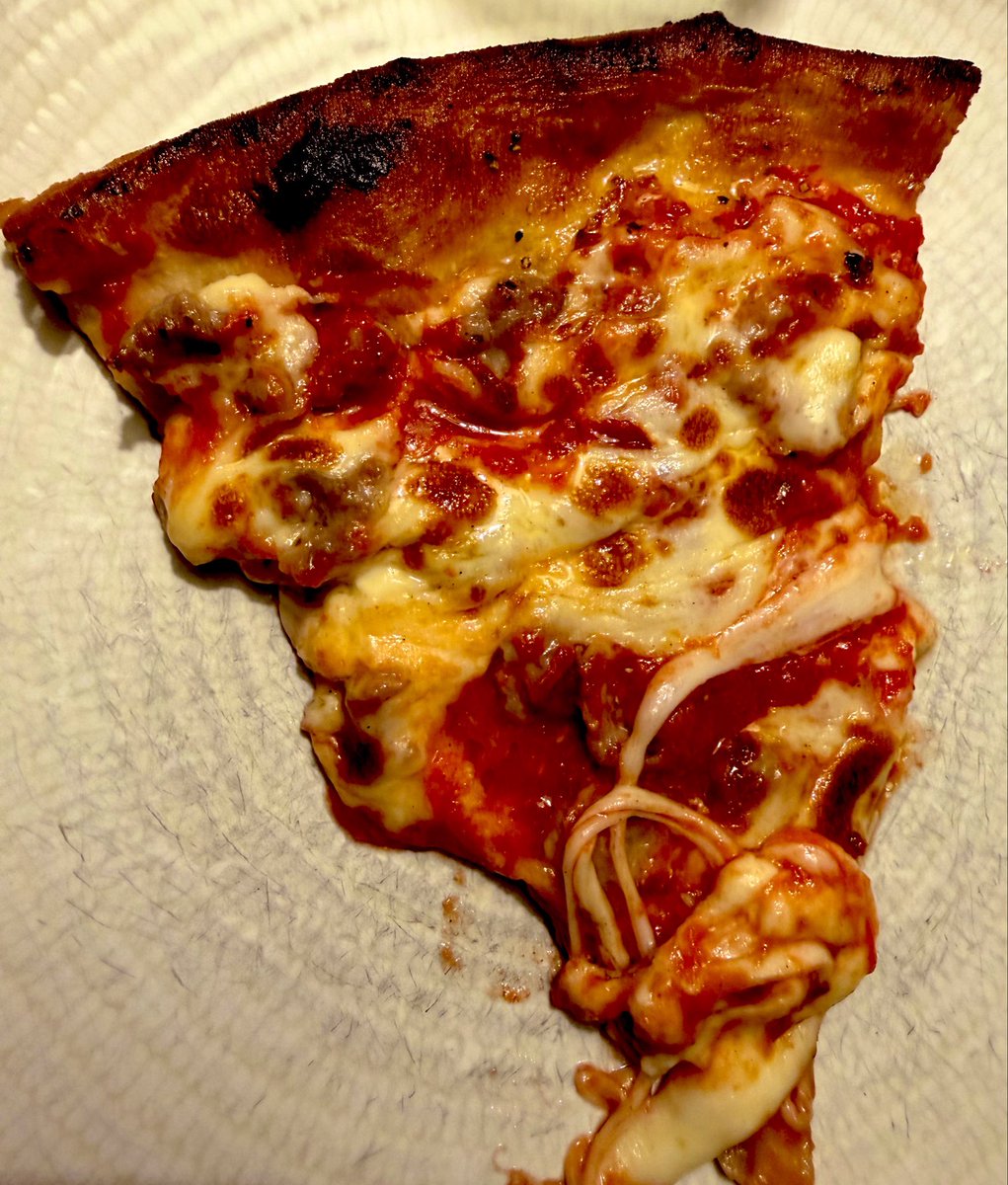 guttergourmet's tweet photo. Arturo’s Coal Oven Large Extra Cheese Extra Sausage Pie https://t.co/7n0WD3GYu1