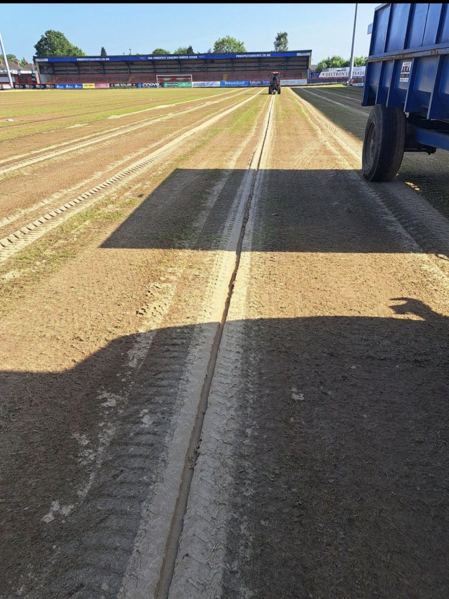groundsperson77's tweet photo. PITCH UPDATE!! Pitch has now been renovated @khfcofficial Koro, sand/gravel banded, more sand, seed and fertilizer. #newpitch https://t.co/REnwzACerv