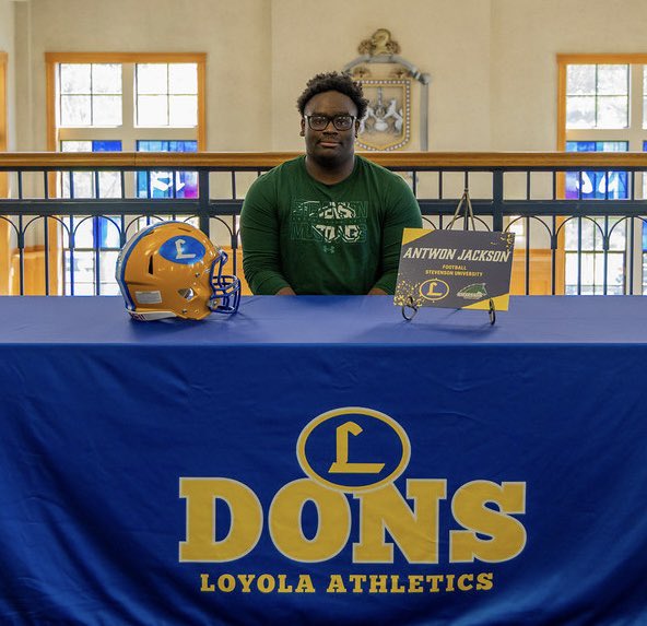 TouchdownDons's tweet photo. Congratulations @AntwonJackson65 on your commitment to @SUMustangFB.  Stevenson got a phenomenal offensive lineman.  Antwon plays physical and tough. Shows great determination and heart!

@CoachRichHolzer 
#RDR #AMDG https://t.co/wSRqUDvtHD