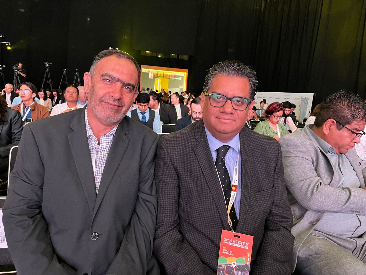 IAbastosPuebla's tweet photo. 🌐🏙️ El titular de @IAbastosPuebla, @AngelMinuttiL acompañó al Alcalde #Puebla @pepechedrauimx en la inauguración de la 11° edición de @SmartCityLATAM, evento que reúne a especialistas para compartir soluciones enfocadas en movilidad y servicios públicos.🌐🏙️ @PueblaAyto https://t.co/9lGuYf6xl8