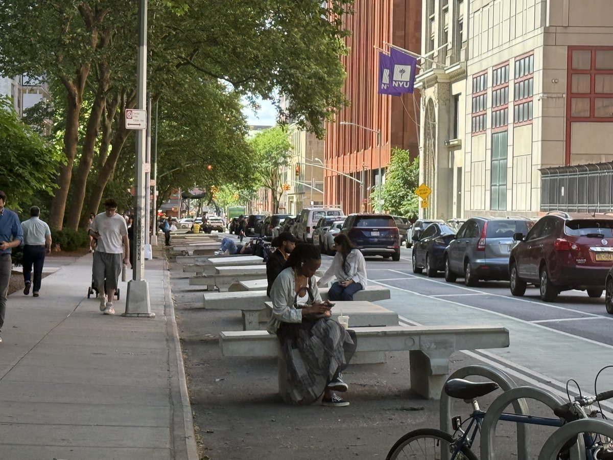 JanetLiff's tweet photo. New “street furniture” on west 3rd street. I love how #Newyorkers quickly make it their own. Thanks @nyc_dot @TransAlt https://t.co/J2LLGWdl3r