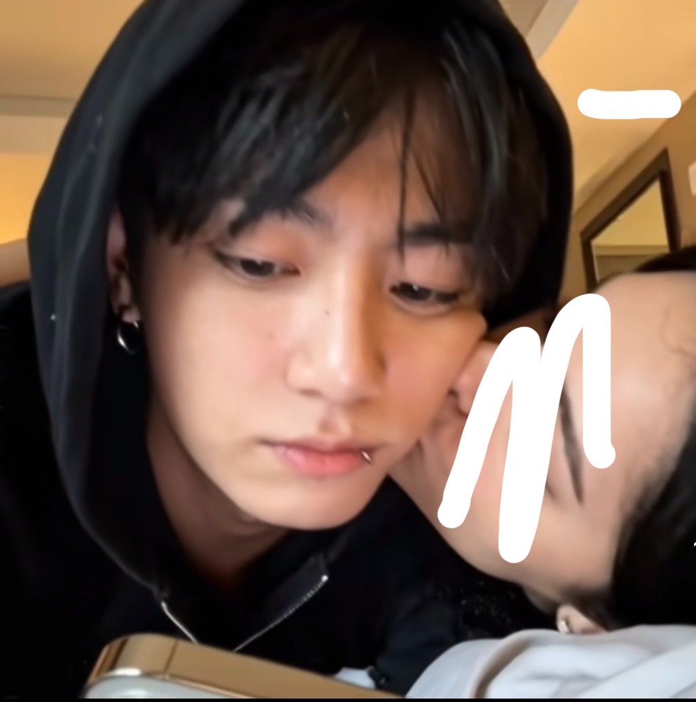 Jülly ⁷ VAI VER O BTS 🪭 tweet media