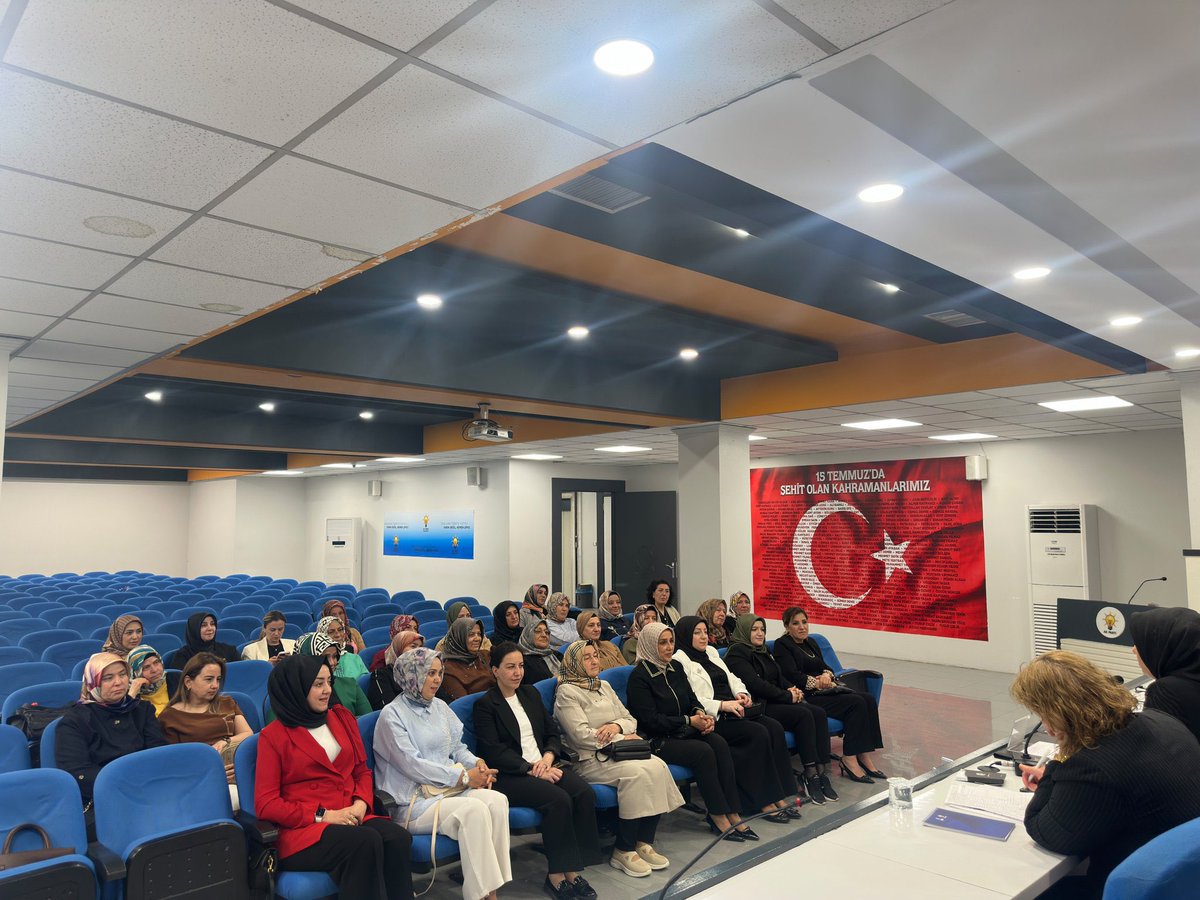 avdilanensari's tweet photo. 📍Ak Parti Gaziantep İl Başkanlığı

Haftalık Olağan İl Yönetim Kurulu toplantımızı yönetim kurulu üyelerimizle gerçekleştirdik.

Şehrimiz ve teşkilat çalışmalarımıza dair istişarelerde bulunduğumuz toplantımızın hayırlara vesile olsun.

@tugbaisikercan 
@fmfedaioglu 
@AKKADINGM https://t.co/1NlJj5X8sh