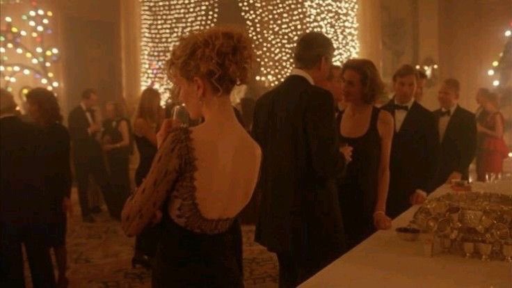 FIREWLKWITH's tweet photo. her most beautiful dress https://t.co/KKLrVf7xBl