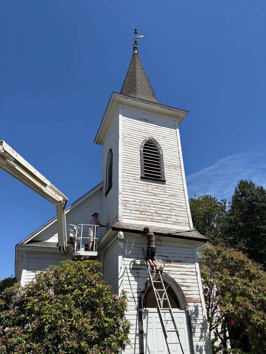 DutchPresby's tweet photo. Architectural restoration, scraping, and painting of our 1907 chapel is underway! 🙏🏻 https://t.co/MtdSLzftpK