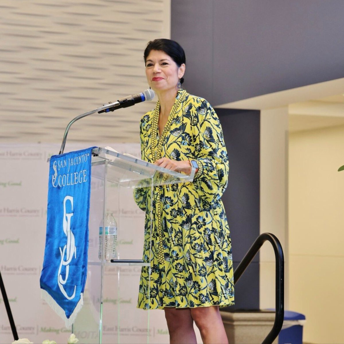 EHCMA's tweet photo. We want to extend a big thank you to Carol Alvarado, State Senator, District 6, for taking time out of her schedule to present at our Crisis Communications Workshop!

We appreciate her time and effort!

#EHCMA #CrisisCommunications https://t.co/1PNqzFBCW3
