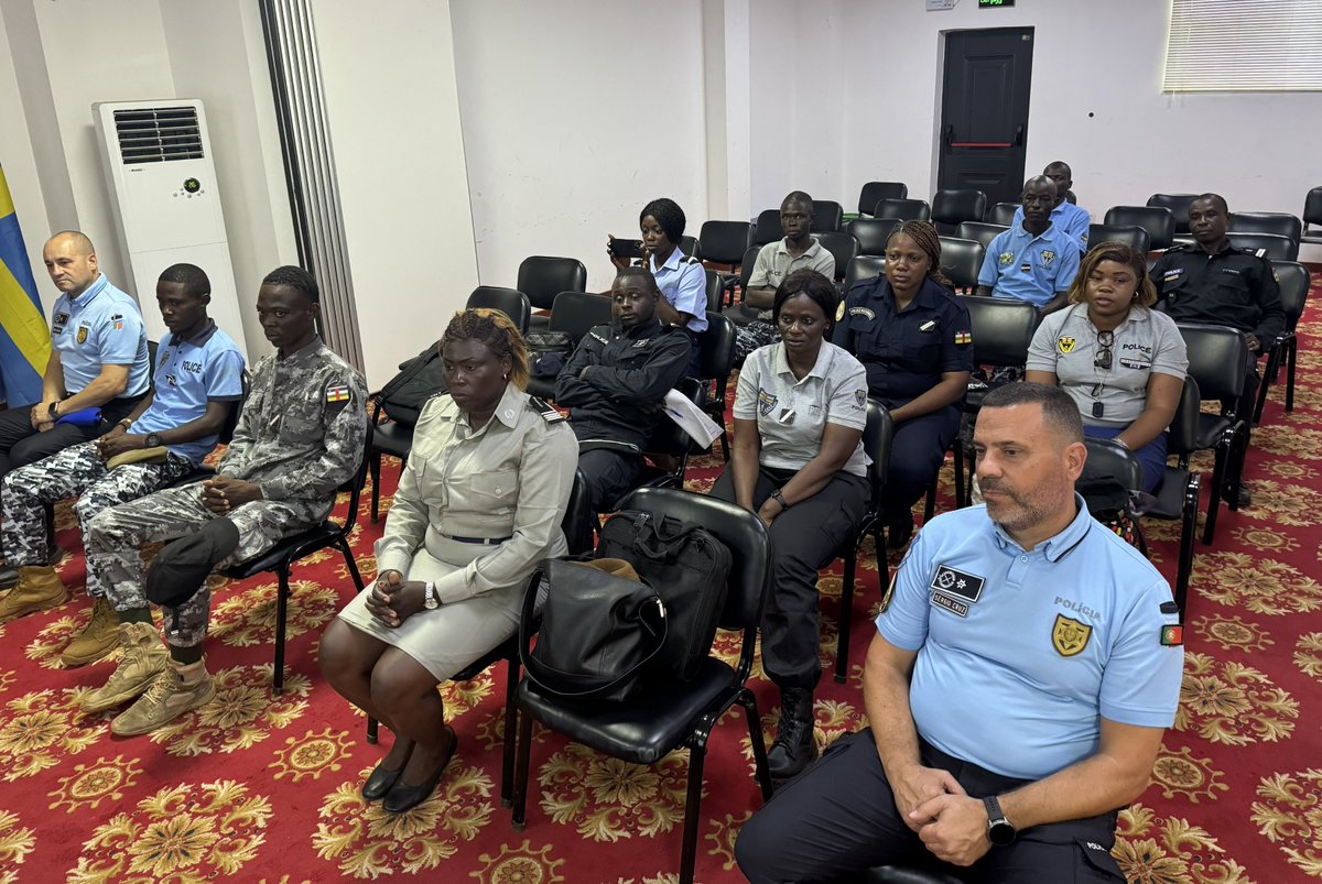 EUAM_RCA's tweet photo. Derrière toute police efficace se trouve un système capable de gérer ses effectifs et ses compétences.
Aujourd’hui, l’EUAM RCA et la Police nationale ont franchi une nouvelle étape vers une gestion du personnel plus performante et une police plus professionnelle.

#EUAMRCA #RCA https://t.co/iaWNKVwpfG