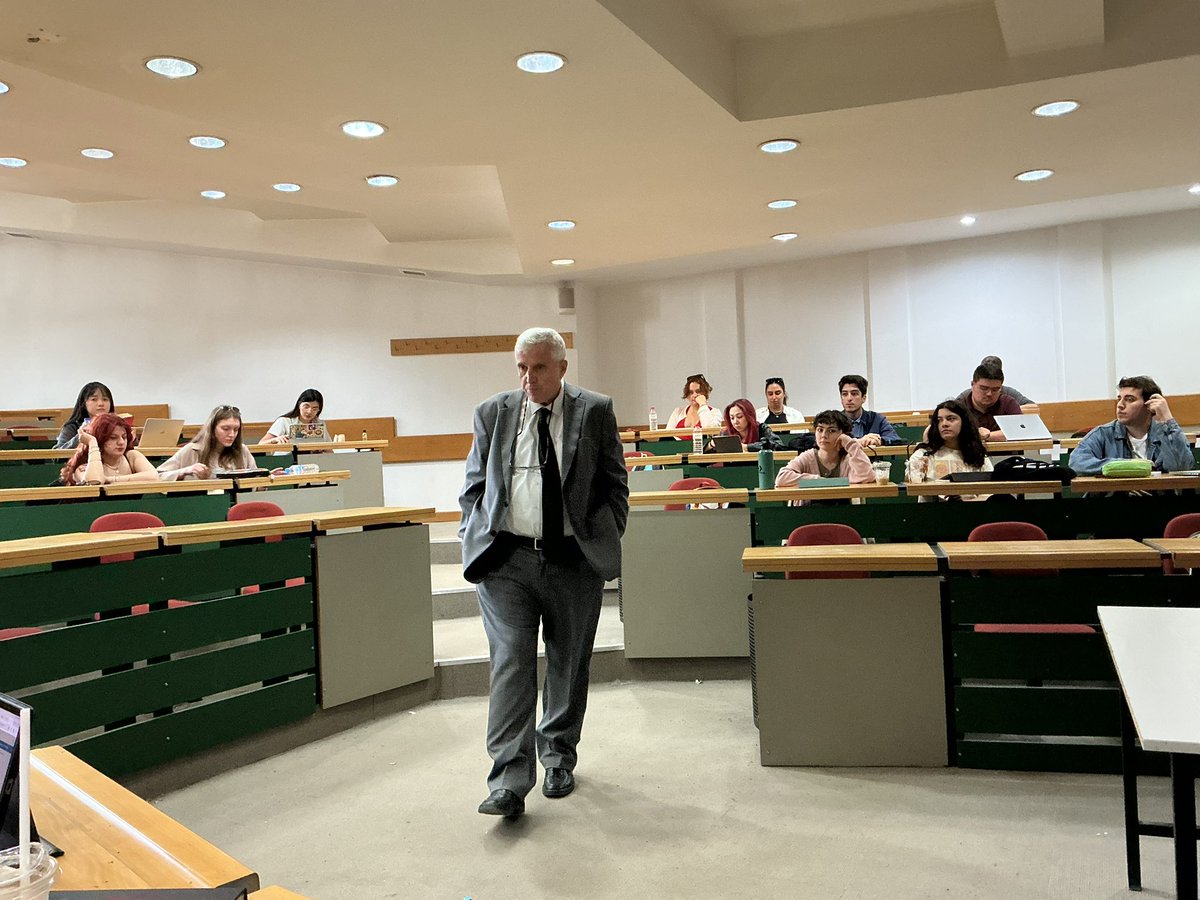 profbagci's tweet photo. Türk dış politikası dersini bu dönem bitirdik. Öğrencilerime bundan sonraki dönemlerinde başarılar dilerim. https://t.co/X6zhDwtfD2