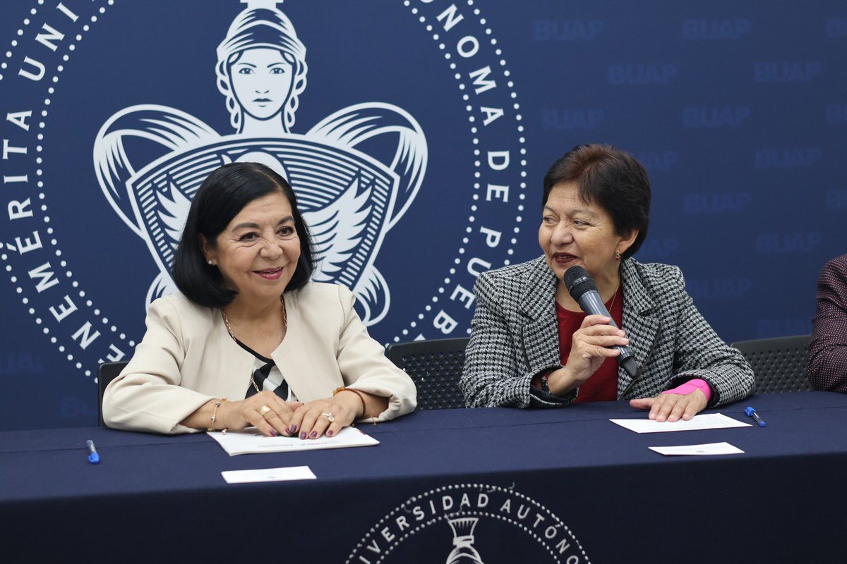 CECyTEPUE's tweet photo. 🤝 Se firmó un convenio de colaboración con la Benemérita Universidad Autónoma de Puebla - BUAP,  con el objetivo de impulsar acciones académicas, de capacitación, investigación y vinculación en beneficio de las y los estudiantes
#PorAmorAPuebla #CECYTEPuebla #HazloEnGrande https://t.co/RCjD2fxXbE