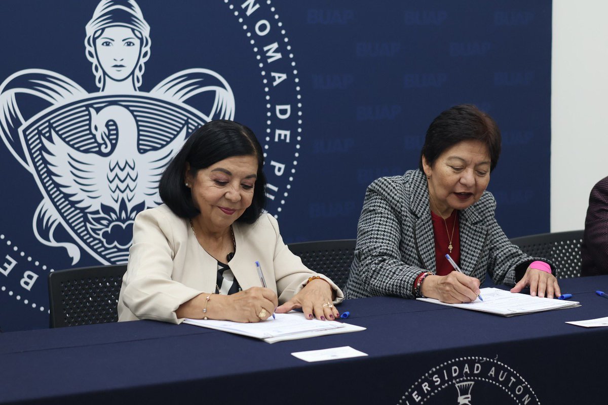 CECyTEPUE's tweet photo. 🤝 Se firmó un convenio de colaboración con la Benemérita Universidad Autónoma de Puebla - BUAP,  con el objetivo de impulsar acciones académicas, de capacitación, investigación y vinculación en beneficio de las y los estudiantes
#PorAmorAPuebla #CECYTEPuebla #HazloEnGrande https://t.co/RCjD2fxXbE