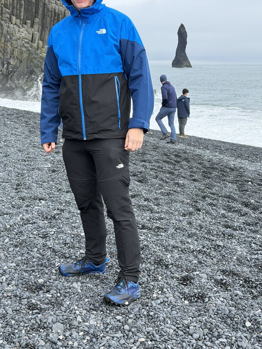 plalex's tweet photo. Лучшая покупка шмота за последние годы - это с ног до головы The north face. Холод, дождь, адский ветер - все пофиг. Каждый шекель, отданный арабам, окупился! https://t.co/D5iN5ZW4Kb