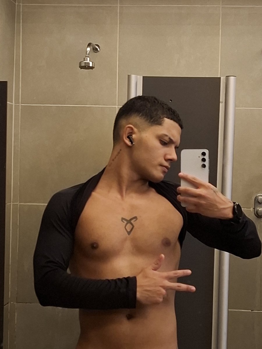 soysolanoo's tweet photo. Gostoso, tatuado e peitudo🫶

https://t.co/D2u6nKICue https://t.co/QdPTGSZYlM