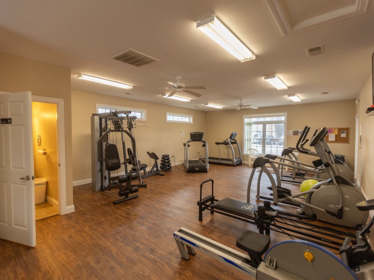 LiveAtMetro_'s tweet photo. Looking for apartment or townhome living in Washington, PA? 
Park Place offers 1-, 2-, and 3-bedroom units with modern finishes, open floor plans, and amenities such as a fitness center, pool, and Bark Park. 

Schedule your tour today.
https://t.co/ABUoKaDNta https://t.co/yUfDzw2YEM