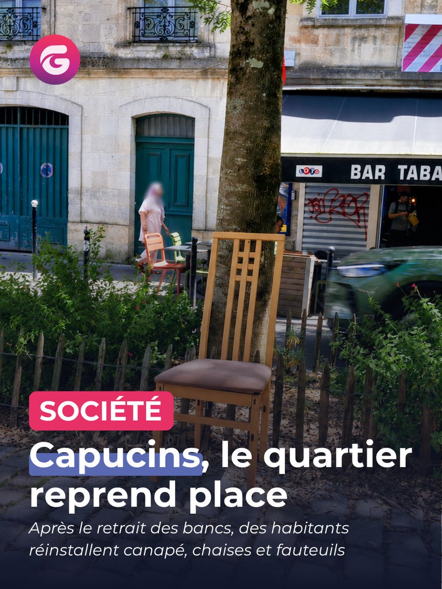 Bordeauxgazette's tweet photo. Aux Capucins, après le retrait de bancs publics, des habitants ont réinstallé canapé, fauteuils et chaises dans la rue.

Un geste spontané qui pose une vraie question : comment sécuriser un quartier sans appauvrir ses usages quotidiens ?

#Bordeaux #Capucins #EspacePublic https://t.co/HDFScwQxEk