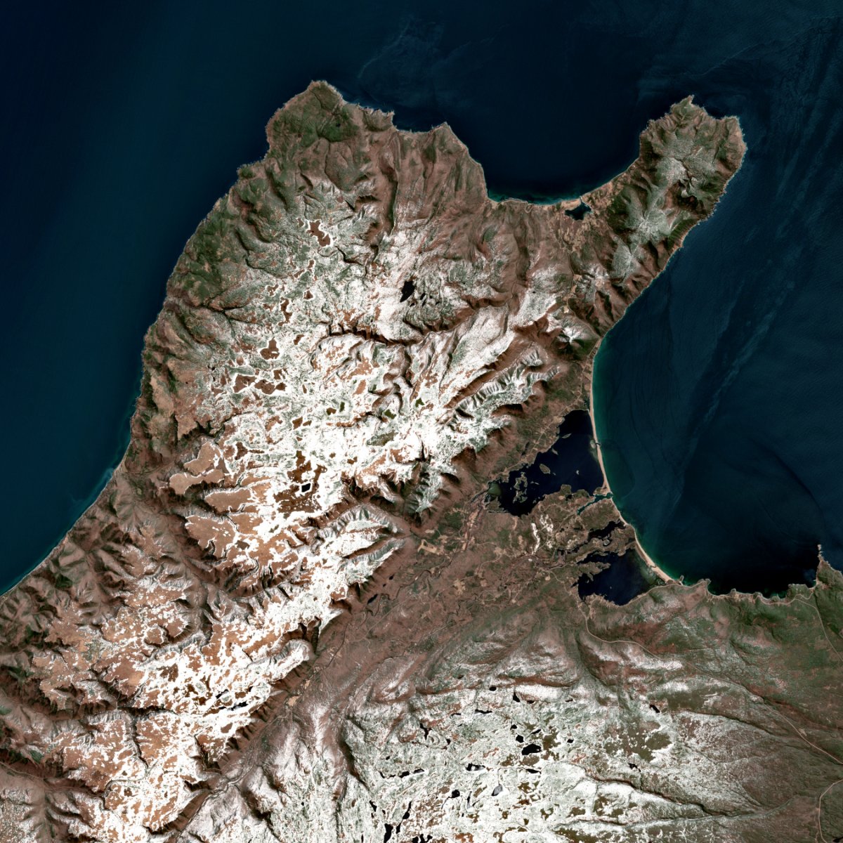 csa_asc's tweet photo. A surprising number of our colleagues see a cat in this satellite image. 🐱

Does it mean it should have been named Cat Breton instead of Cape Breton?

Help us sort out this confusion please. https://t.co/5TCUQy3mx1