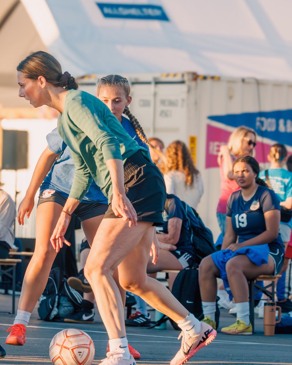 ClevelandAstra's tweet photo. FREE SOCCER FOR WOMEN TONIGHT. 6-9 p.m. at @NorthCoastYard, all levels – because soccer is good like that. Free parking on-site, plus access via bike, bus, foot.

(YES! You should try this, love 😘) https://t.co/zkmAAzdude