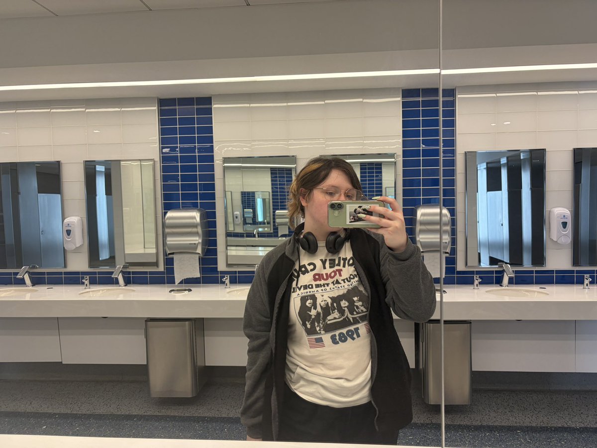 ny8ma's tweet photo. Nyc i'm coming for you https://t.co/ht8VxGccPE
