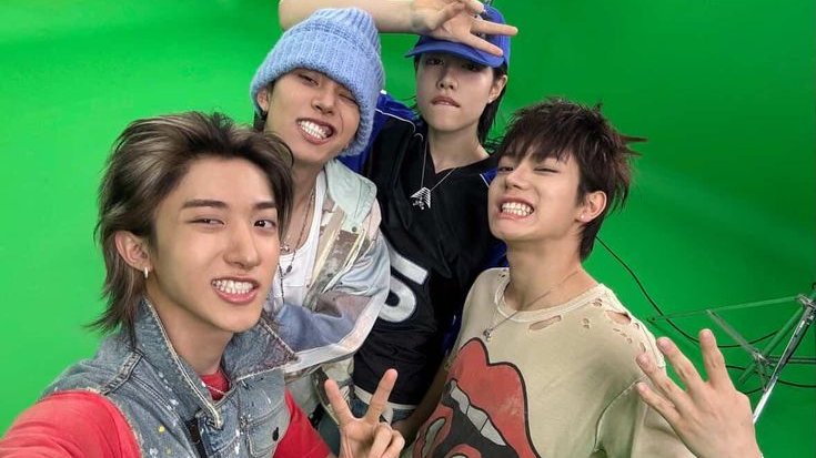 rattaholic's tweet photo. lngshot with the greenscreen for 4shoboiz scenedumps 💚 https://t.co/3eFs4m1Tb9
