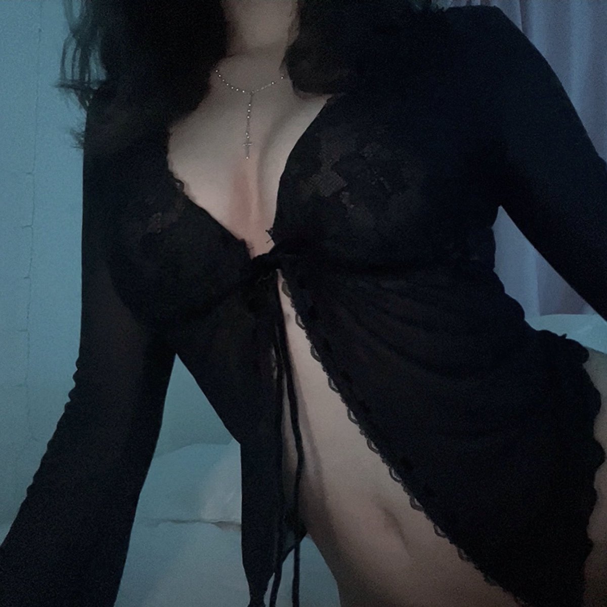 sylveonxo's tweet photo. tummy tuesday ˚₊‧⁺⋆♱ https://t.co/3xBGp5zFgt