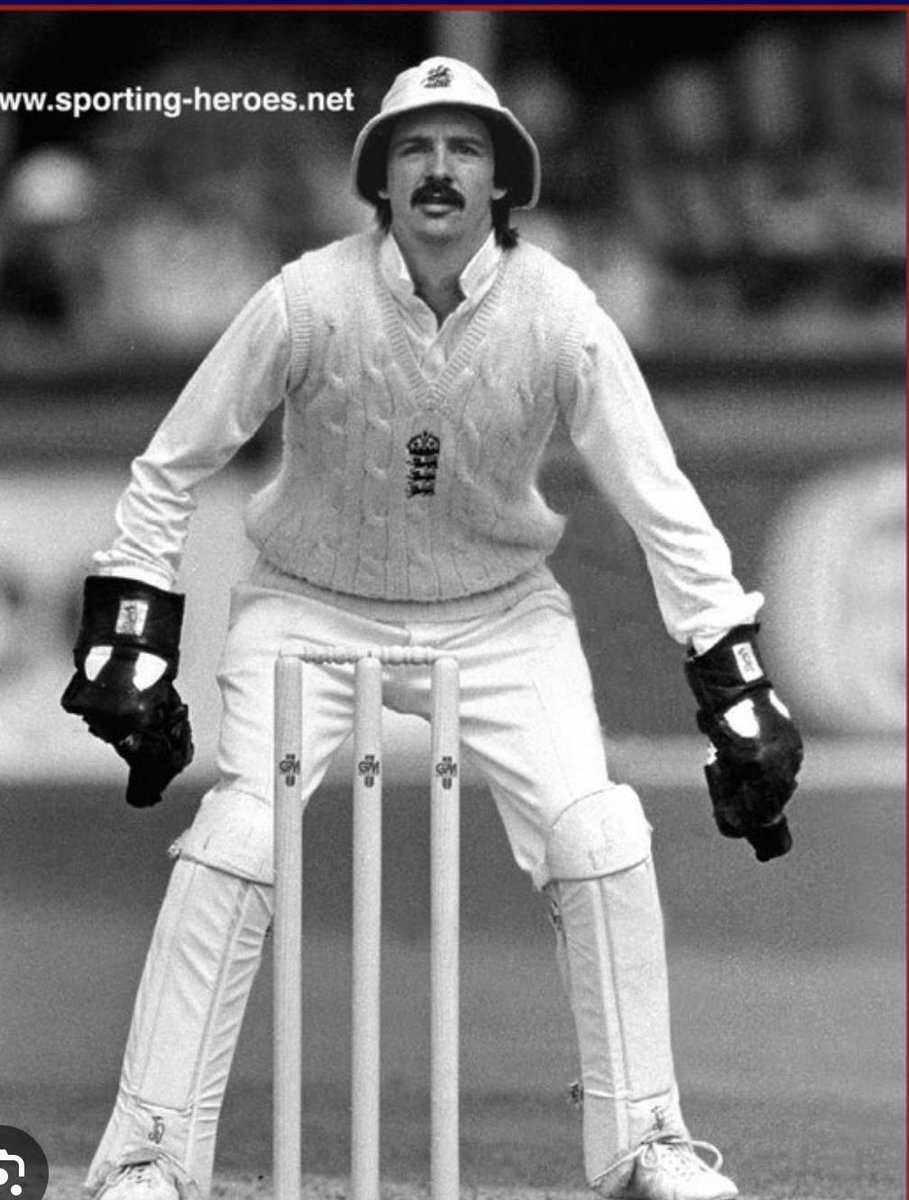 Stuart_Eustace's tweet photo. @classickeeper1 @KeeperCourt @WK_Union I knew you were going to say Mitre!! Maybe keeping just peaked in the 90’s/ 2000’s!! https://t.co/SuGSDsi2tk