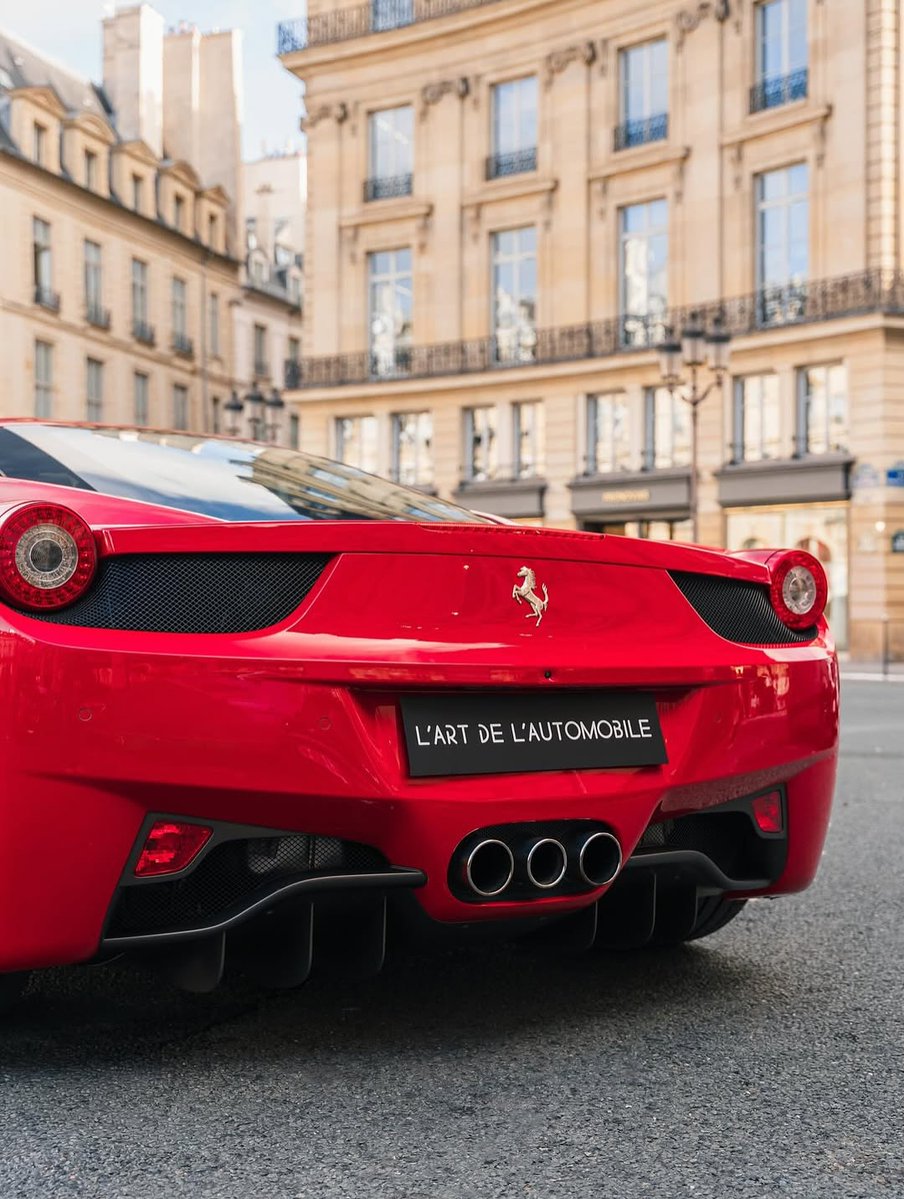 ApexDistrictX's tweet photo. Ferrari 458 Italia https://t.co/deVMatK7jW