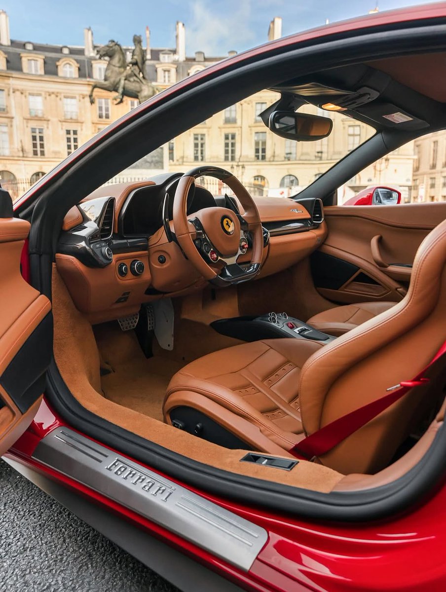 ApexDistrictX's tweet photo. Ferrari 458 Italia https://t.co/deVMatK7jW