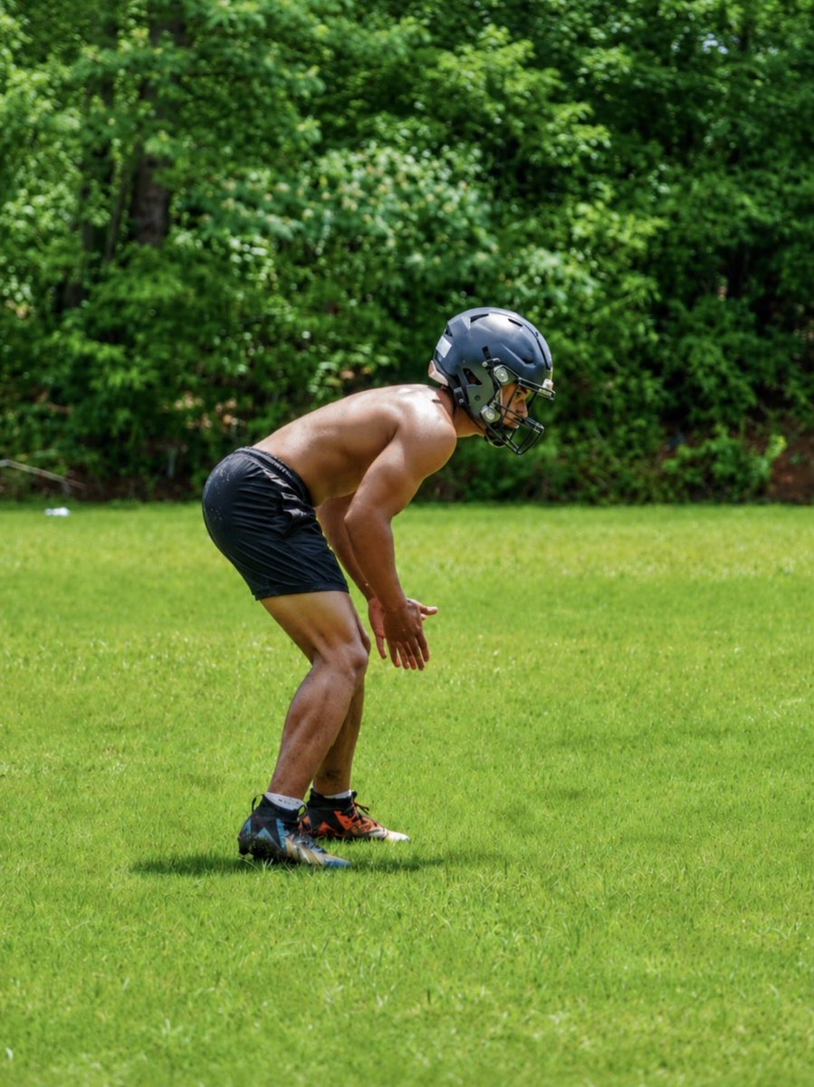 Kdricks6's tweet photo. C/O 2029 db/S tryna chase my dreams and get looked at #godalwaysontime #studentathlete https://t.co/XzgGuz3Mrg