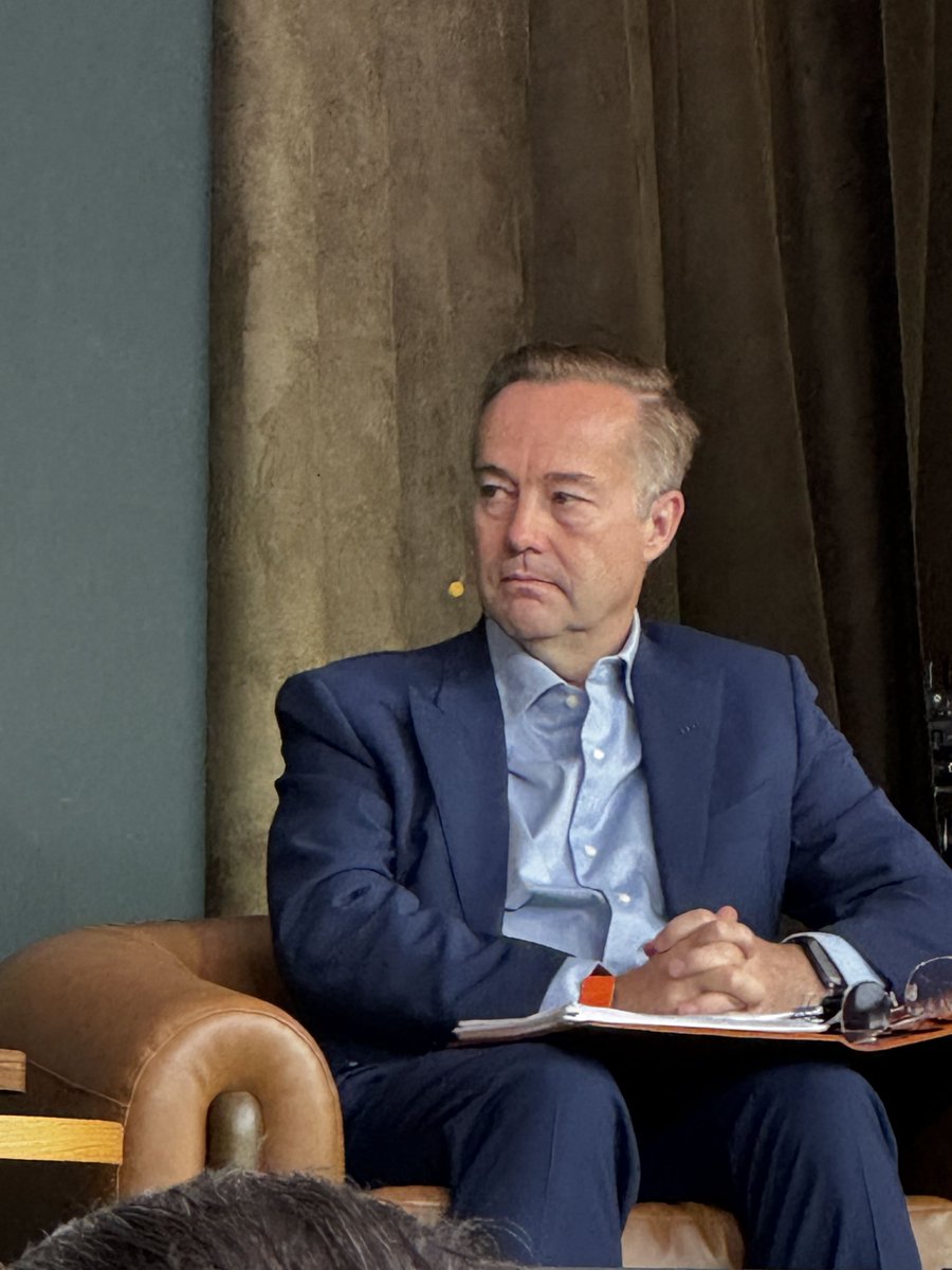 RKacaba's tweet photo. I’m at the All In Liquidity Summit. The panel on retail access to private markets felt like an inflection point.

@altcap: "It is destabilizing when you are creating trillions of dollars in private value and 80% of America thinks it's a scam where they are left out and left behind."

Great panel @Jason, @chamath, @altcap, and Kelly Rodriguez @theallinpod