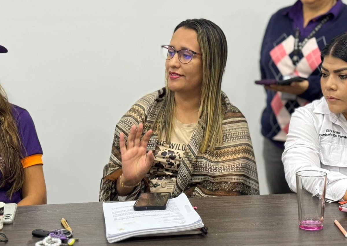 GobMeta's tweet photo. Comprometidos con un Meta seguro y libre de violencias, realizamos en Cumaral una mesa de trabajo con el Mecanismo Articulador, instancia que integra la ruta de atención a las violencias basadas en género. https://t.co/IfYfd3Bkch