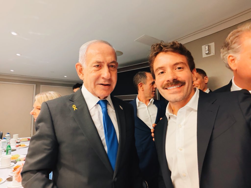 twittoslambda_'s tweet photo. @julianbenegas8 Hope you like working with genocide supporters 👍 https://t.co/5R4yZB9xKE