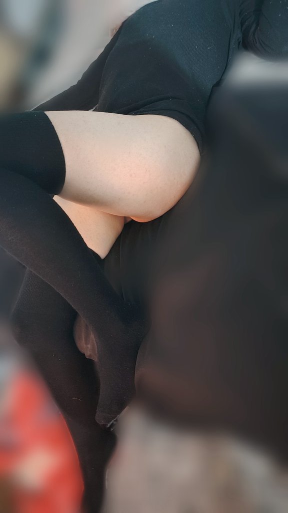 Comegalletasuwu's tweet photo. Full HD... TwT Sorry. I'm doing my best ;w;
#femboy #promo #thigh #ass #silly #thighsocks #onlyfans #gay #bisexual #ass #largecloth #bed #shy https://t.co/bbcZ2HLygO