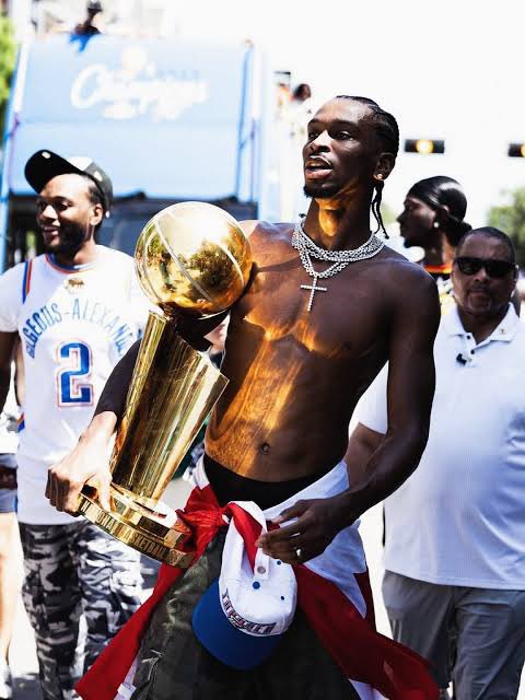 JustUTD_'s tweet photo. @DParkOK Assim, finalizo a Offseason do OKC com cenários quais acredito serem possíveis, e iniciaria a temporada 26/27 bastante otimista para talvez buscar o tão desejado troféu Larry O'Brien novamente.

Opiniões? https://t.co/20x51Md5wk