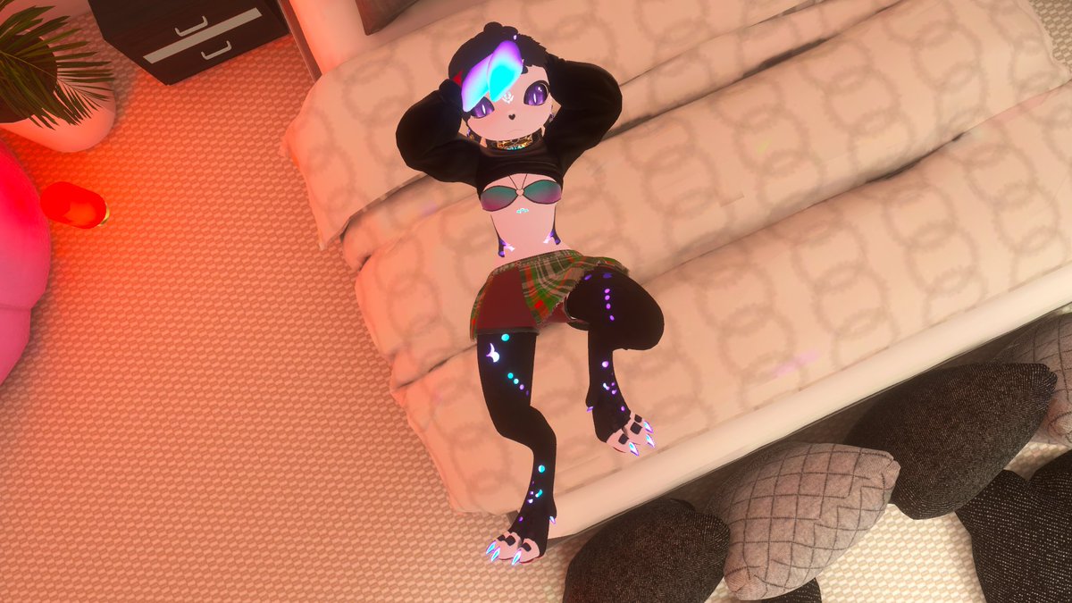 commanderc46411's tweet photo. Im going to be out of town for 2 weeks so might have a few things scheduled to post while im gone cuties.💜
#vrchat #avali https://t.co/gOxG5PYhsd
