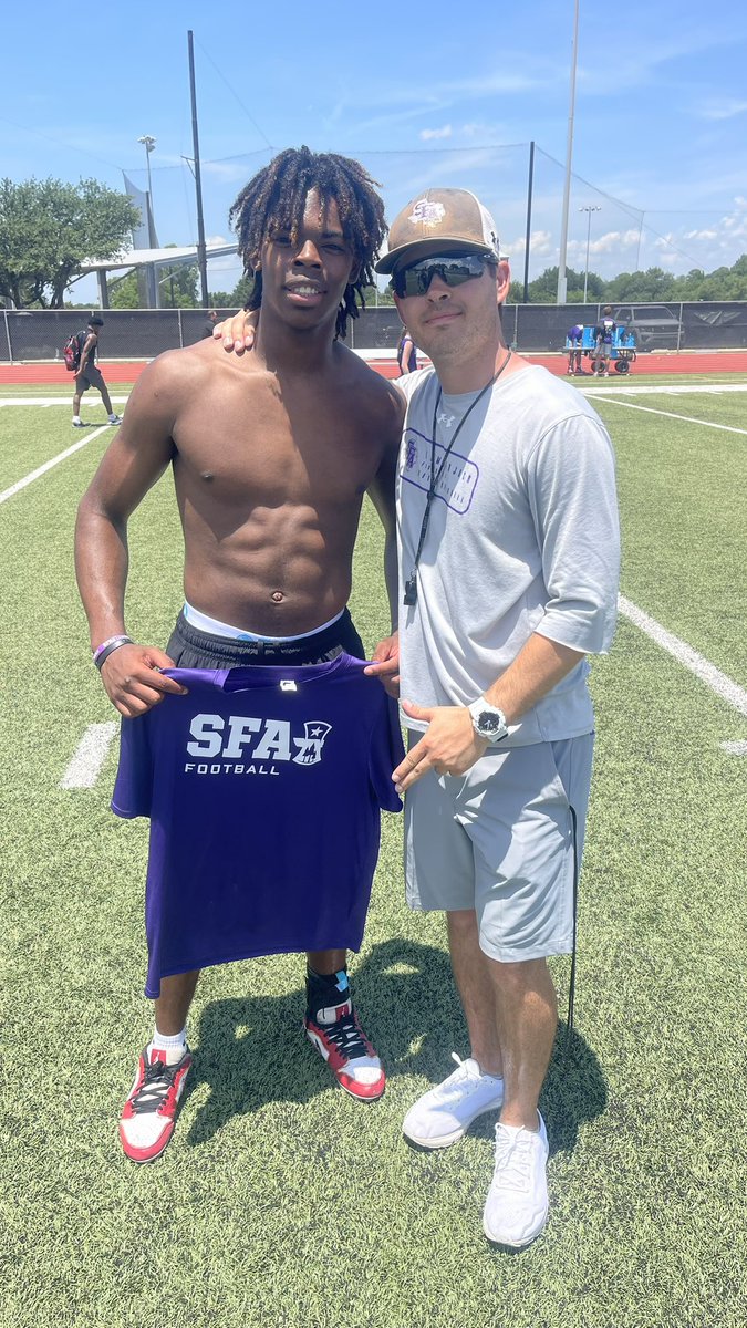 JaylenCarson16's tweet photo. I had a great time at @SFA_Football camp today  @coachrsmith12 @HunterGross_19 @freezysmalls @CoachCBrazell @PrepRedzoneTX @GHSMustangsFB https://t.co/EyLGAdM0Xk