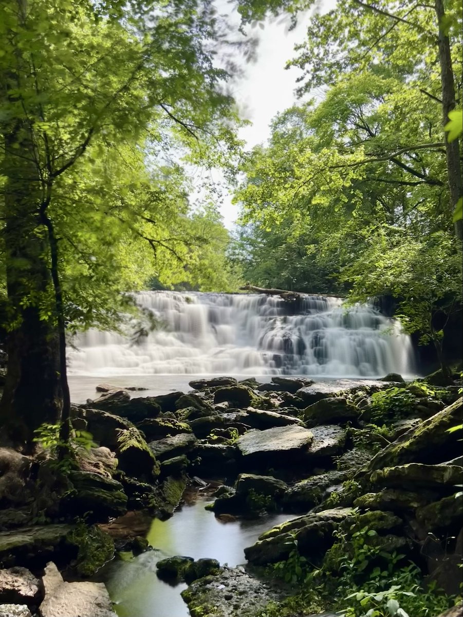 vanessalovesben's tweet photo. Rutledge falls! This is a private waterfall open to the public💚 https://t.co/7GAjaZi241