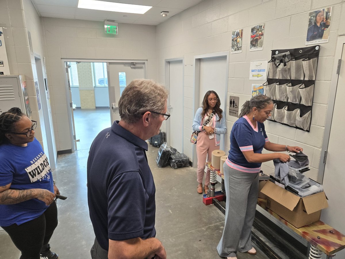 SpringISD_CTE's tweet photo. 🚗🔧 Jack and Jill of America, Greater Chanel Chapter, partnered with Christian Brothers Automotive for an exciting Under the Hood Experience and donated supplies to support the Dekaney High School Auto Tech program. Thank you for investing in our students and future workforce! https://t.co/CXJFRb3SIP