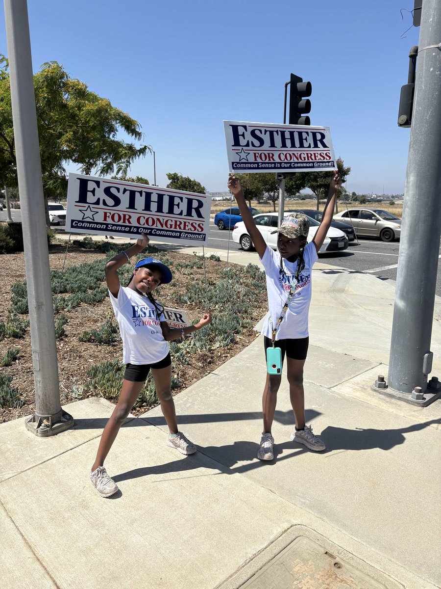 estherkimvaret's tweet photo. We are out here, everywhere, winning! 🫶🌊🇺🇸 #flipCA40 https://t.co/jMKaWlb8Wt